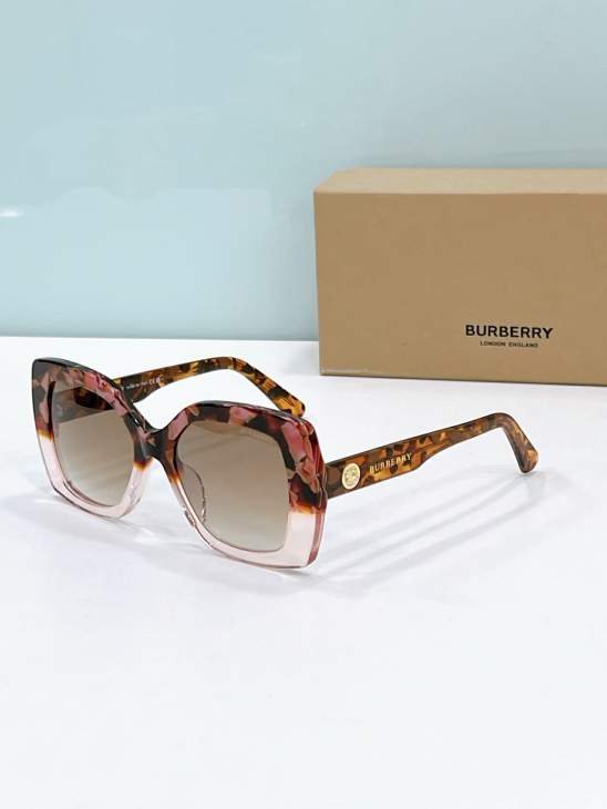 Picture of Burberry Sunglasses _SKUfw77360916fw